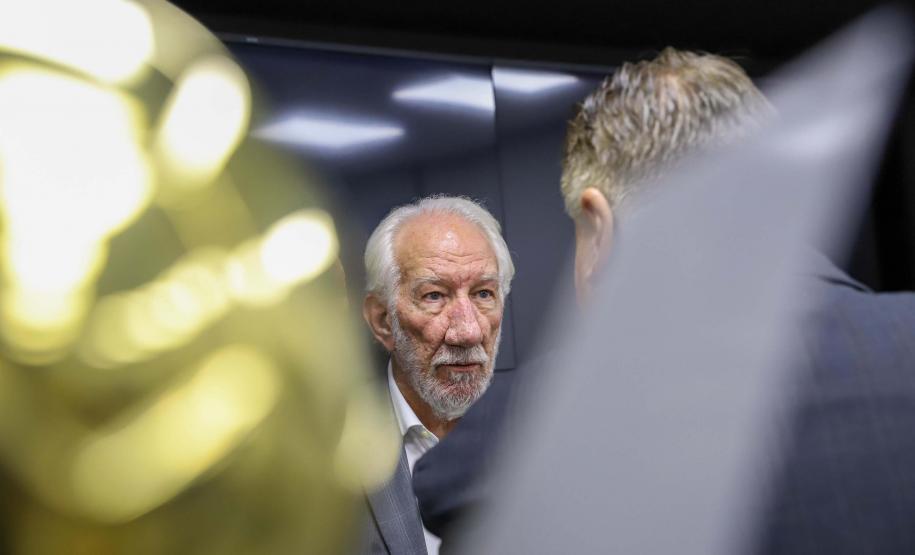 Piana visita o Estádio Germano Krüger, casa do bicampeão paranaense Operário