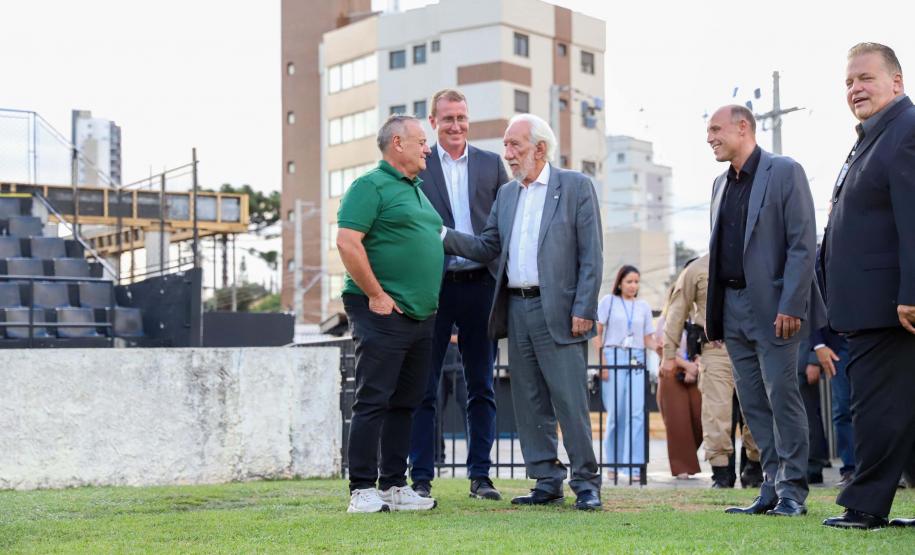 Piana visita o Estádio Germano Krüger, casa do bicampeão paranaense Operário