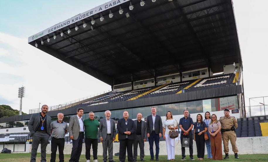 Piana visita o Estádio Germano Krüger, casa do bicampeão paranaense Operário