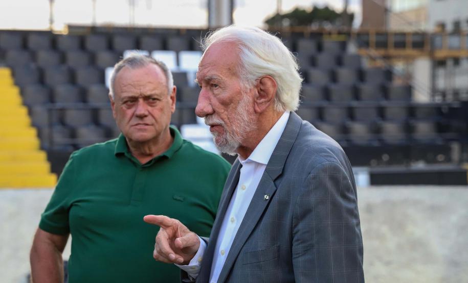 Piana visita o Estádio Germano Krüger, casa do bicampeão paranaense Operário