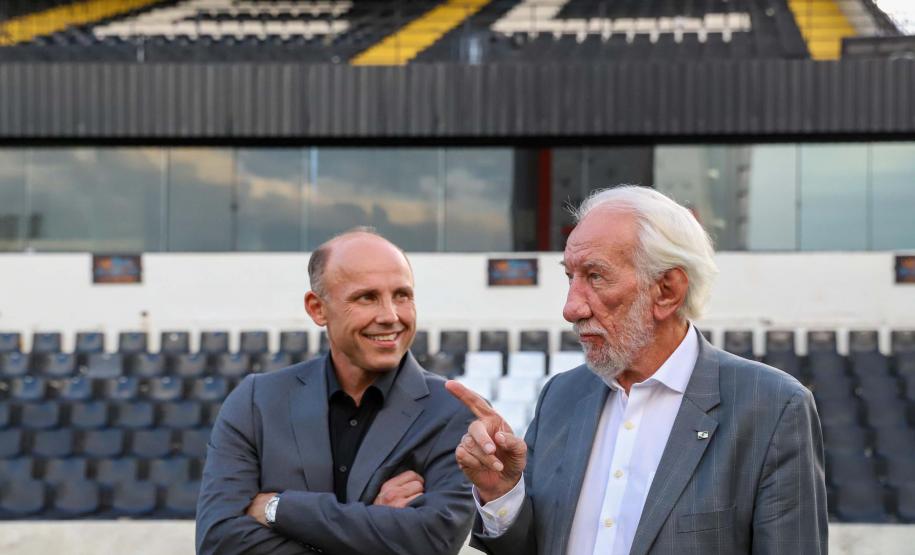 Piana visita o Estádio Germano Krüger, casa do bicampeão paranaense Operário