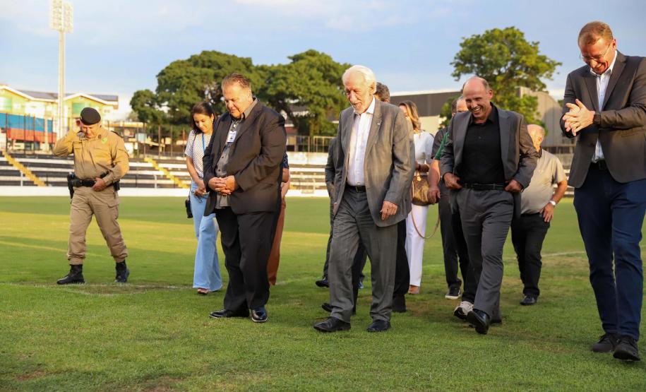 Piana visita o Estádio Germano Krüger, casa do bicampeão paranaense Operário