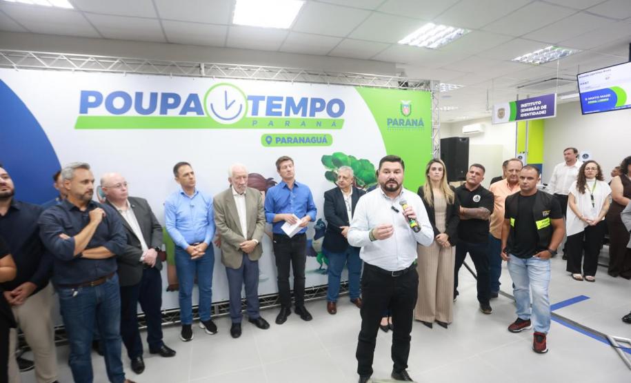 Piana inaugura unidade do Poupatempo em Paranaguá, a 1ª com sala sensorial