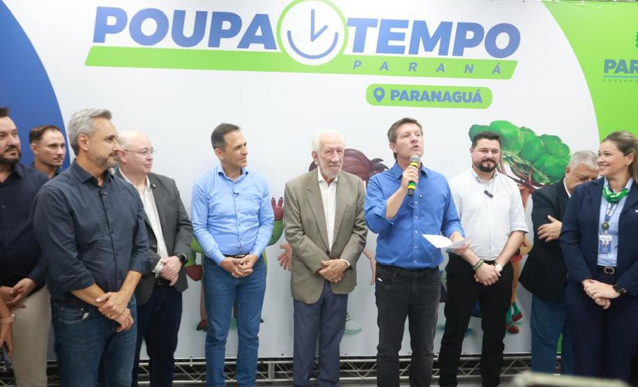 Piana inaugura unidade do Poupatempo em Paranaguá, a 1ª com sala sensorial