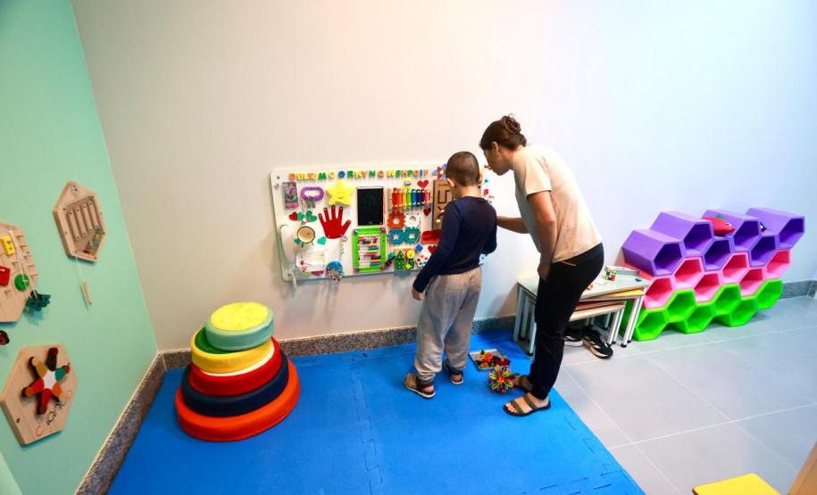 Piana inaugura unidade do Poupatempo em Paranaguá, a 1ª com sala sensorial