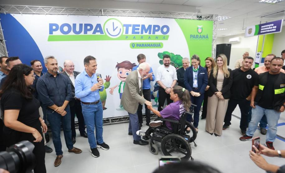 Piana inaugura unidade do Poupatempo em Paranaguá, a 1ª com sala sensorial