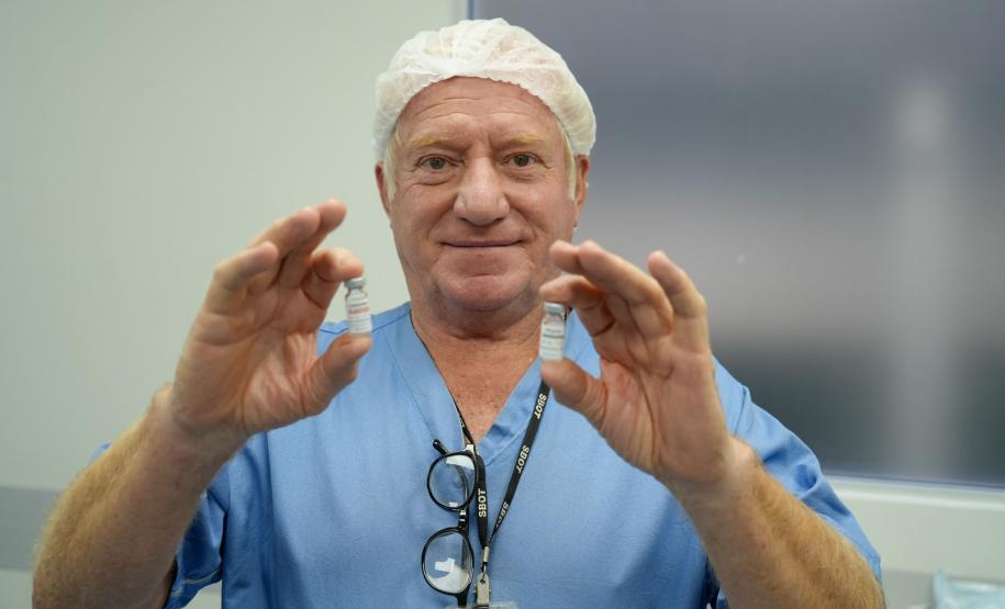 Paraná já tem 8 aplicações de polilaminina; Ratinho Junior recebe médicos e reforça apoio à pesquisa