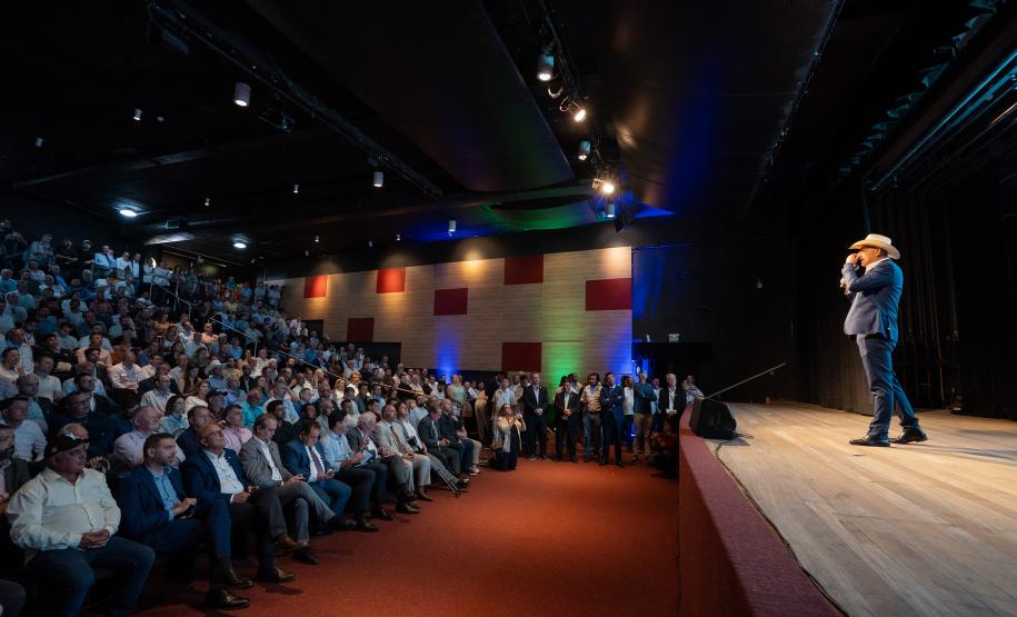 Estado investe R$ 255 milhões para construção de barracões e espaços de coworking em 250 cidade