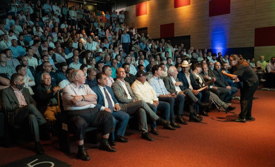 Estado investe R$ 255 milhões para construção de barracões e espaços de coworking em 250 cidade