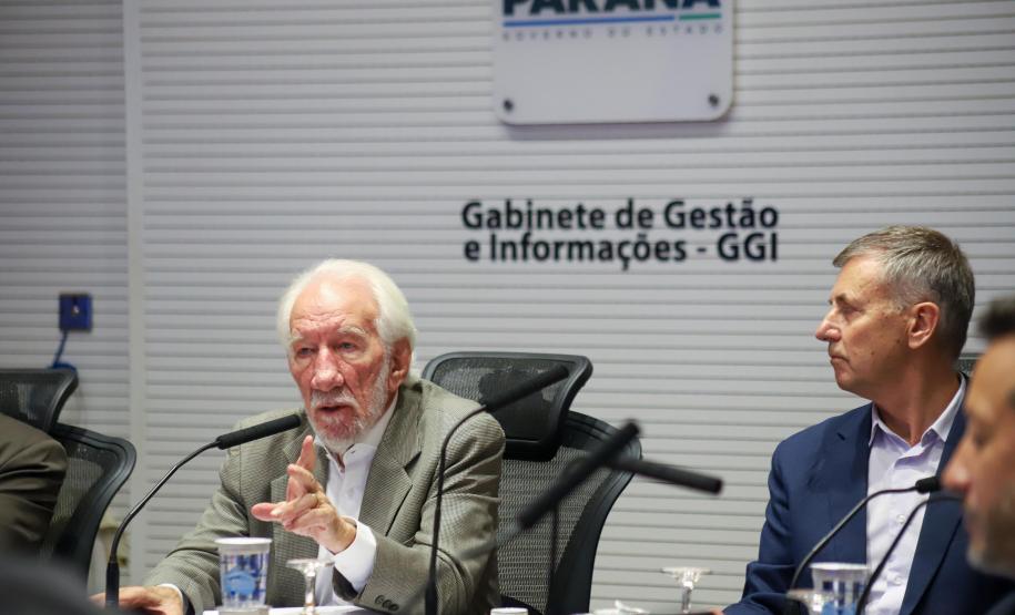 Governo discute construção dos Planos de Desenvolvimento Regional do Paraná