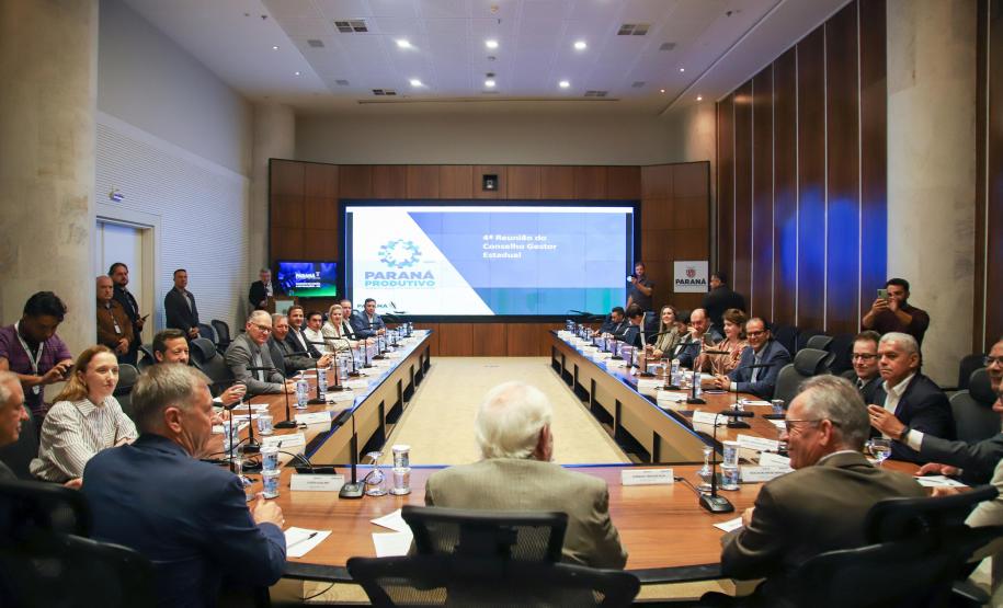 Governo discute construção dos Planos de Desenvolvimento Regional do Paraná