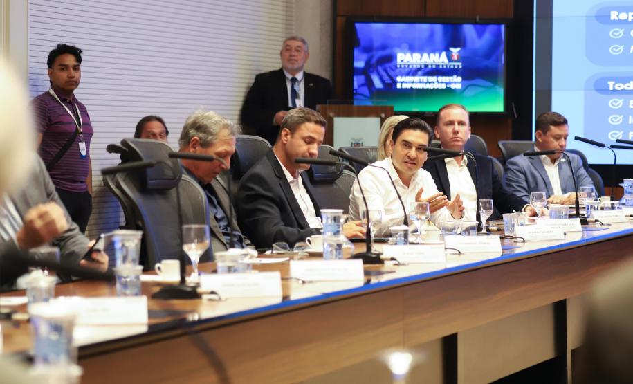 Governo discute construção dos Planos de Desenvolvimento Regional do Paraná