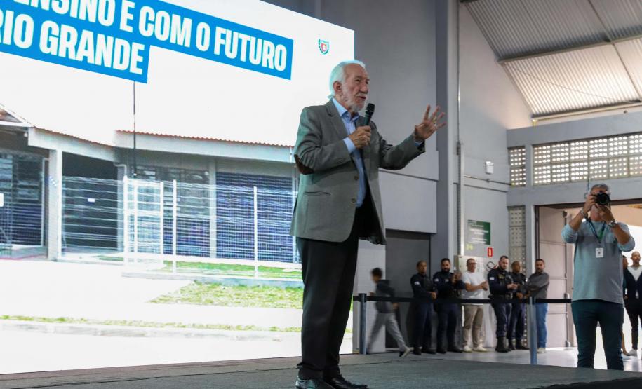 Estado investe R$ 12,8 milhões e inaugura nova escola em Fazenda Rio Grande