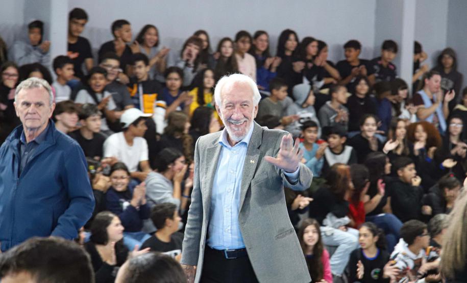 Estado investe R$ 12,8 milhões e inaugura nova escola em Fazenda Rio Grande