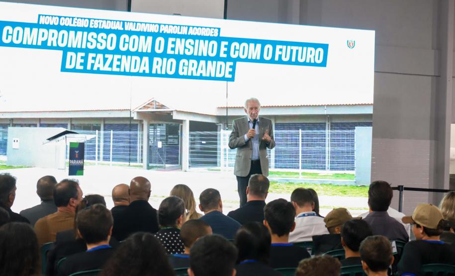 Estado investe R$ 12,8 milhões e inaugura nova escola em Fazenda Rio Grande