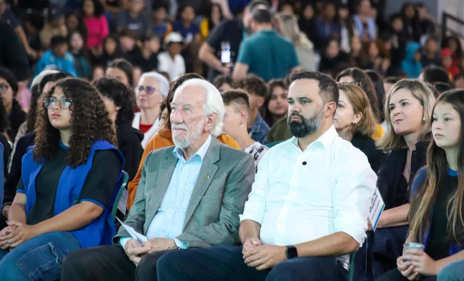 Estado investe R$ 12,8 milhões e inaugura nova escola em Fazenda Rio Grande