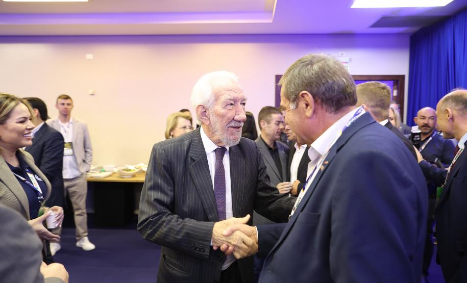 Piana destaca força da ExpoApras para expansão dos supermercados paranaenses