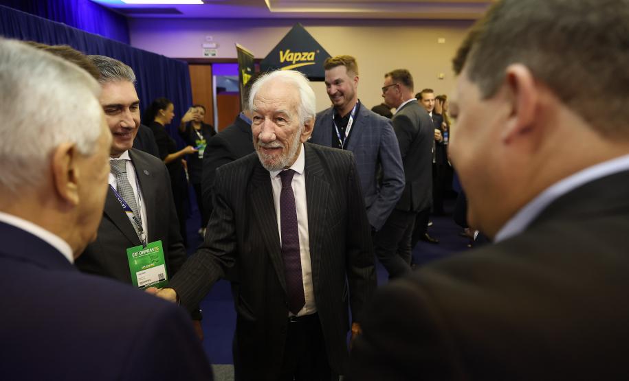 Piana destaca força da ExpoApras para expansão dos supermercados paranaenses