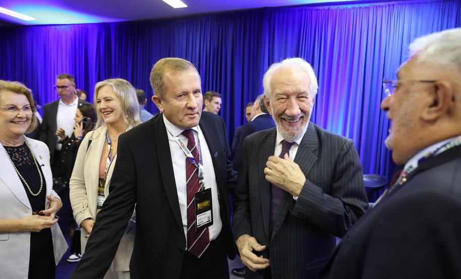 Piana destaca força da ExpoApras para expansão dos supermercados paranaenses