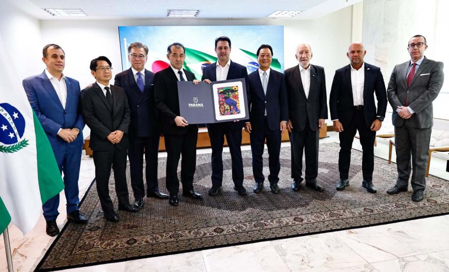 Ratinho Junior recebe embaixador do Japão em primeira visita ao Paraná