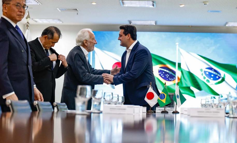 Ratinho Junior recebe embaixador do Japão em primeira visita ao Paraná