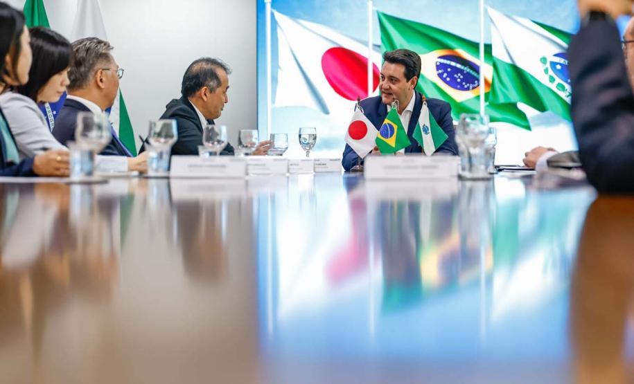 Ratinho Junior recebe embaixador do Japão em primeira visita ao Paraná