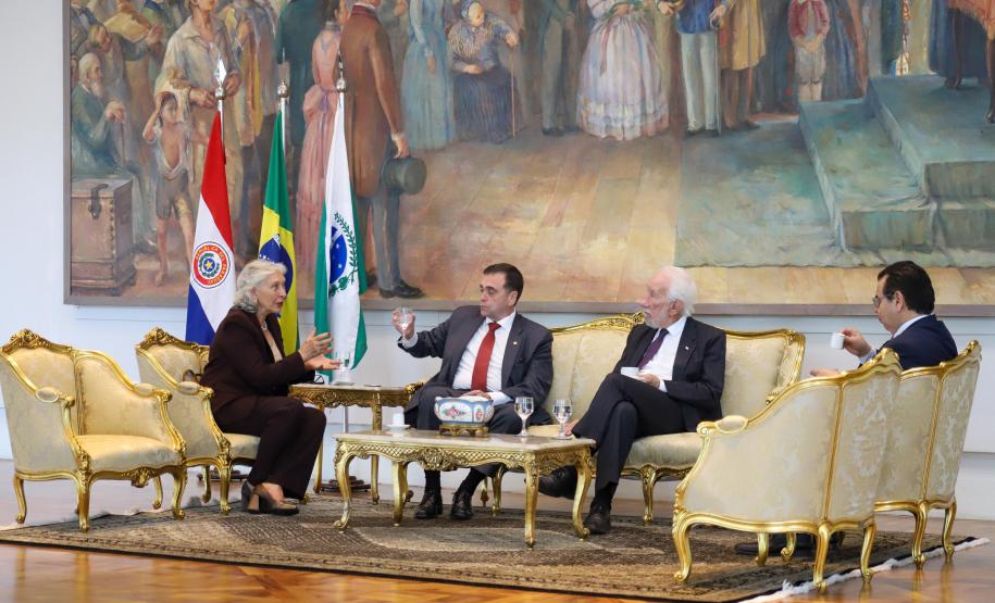 Darci Piana recebe embaixador do Paraguai e fortalece interação bilateral