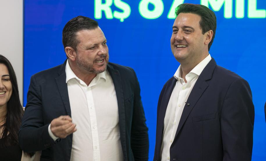 Ratinho Junior libera R$ 324 milhões para obras em nove municípios paranaenses