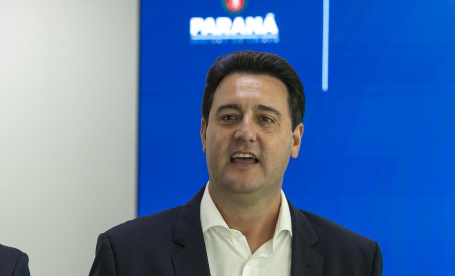 Ratinho Junior libera R$ 324 milhões para obras em nove municípios paranaenses