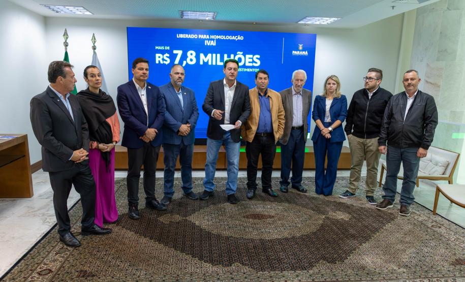 Ratinho Junior confirma R$ 372,5 milhões para 12 municípios de sete regiões