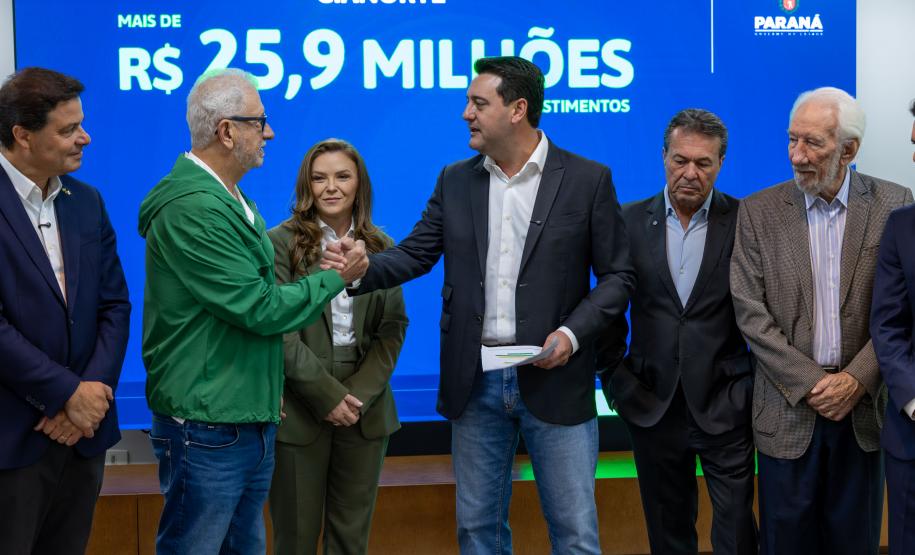 Ratinho Junior confirma R$ 372,5 milhões para 12 municípios de sete regiões