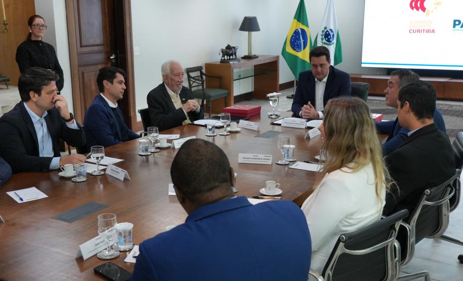 Ratinho Junior reforça apoio ao Corpus Christi de Curitiba, um dos maiores do mundo
