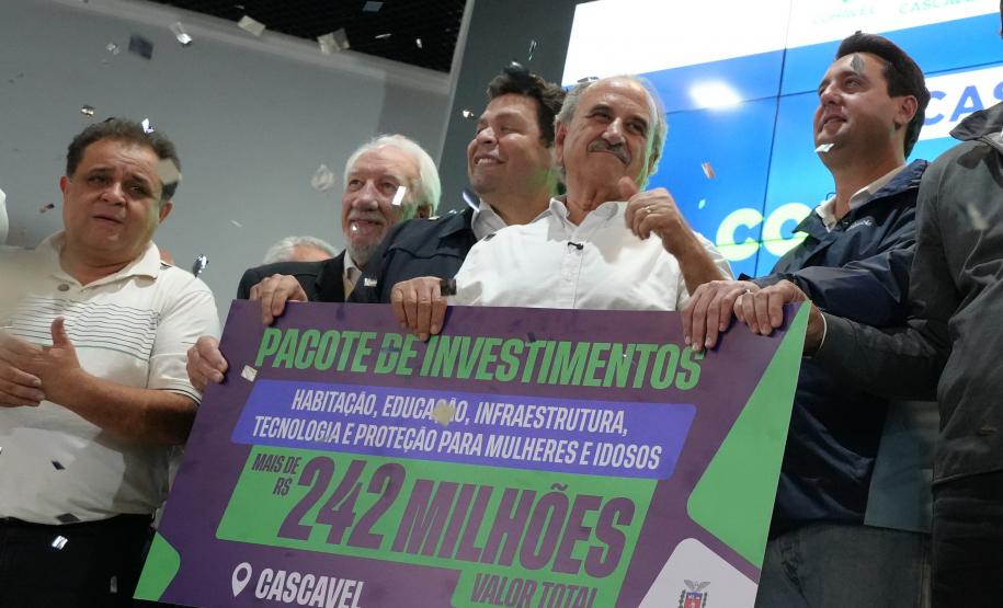 Governador autoriza 964 moradias e R$ 242 milhões em investimentos para Cascavel