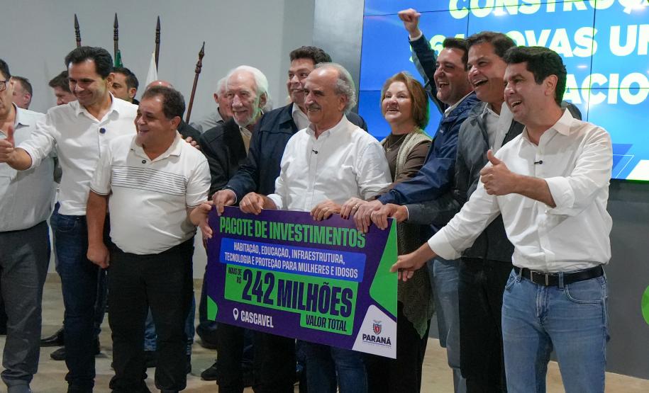 Governador autoriza 964 moradias e R$ 242 milhões em investimentos para Cascavel