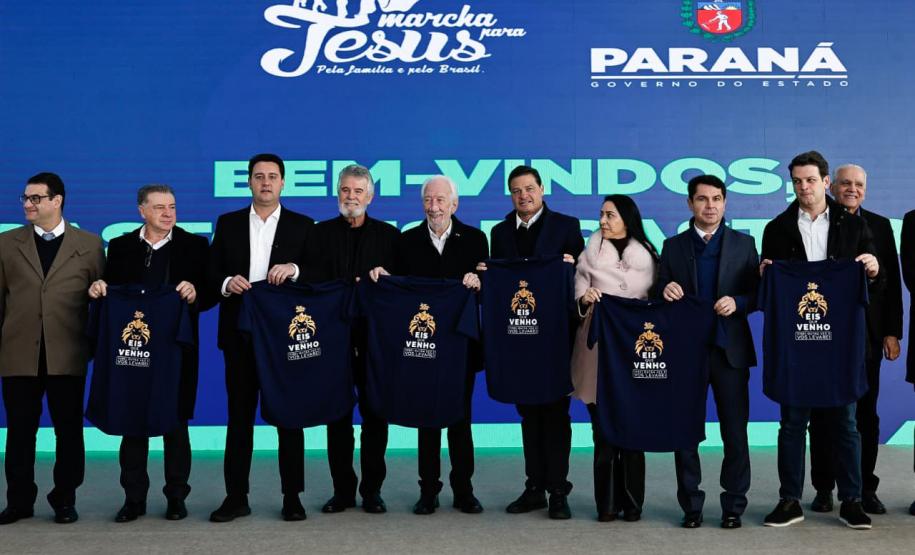 Governador Ratinho Junior recebe convite para a 31ª Marcha para Jesus em Curitiba