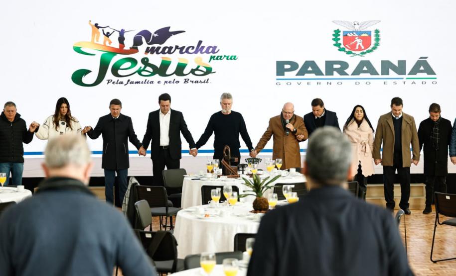 Governador Ratinho Junior recebe convite para a 31ª Marcha para Jesus em Curitiba