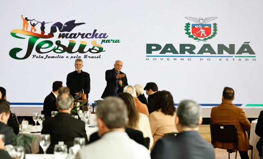 Governador Ratinho Junior recebe convite para a 31ª Marcha para Jesus em Curitiba