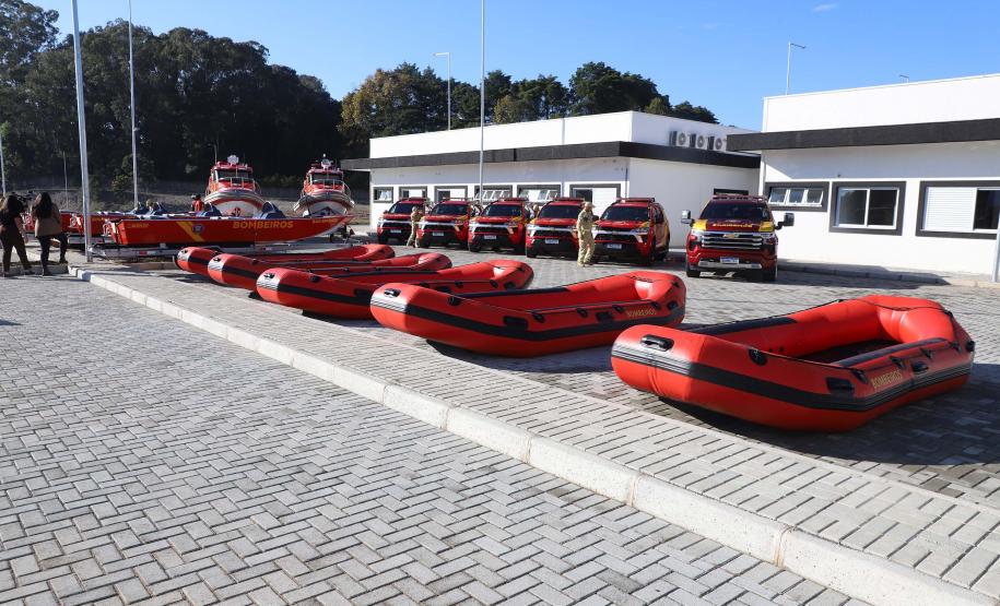 Inéditas no Brasil: Bombeiros passam a ter motoaquáticas de resgate em cenários extremos
