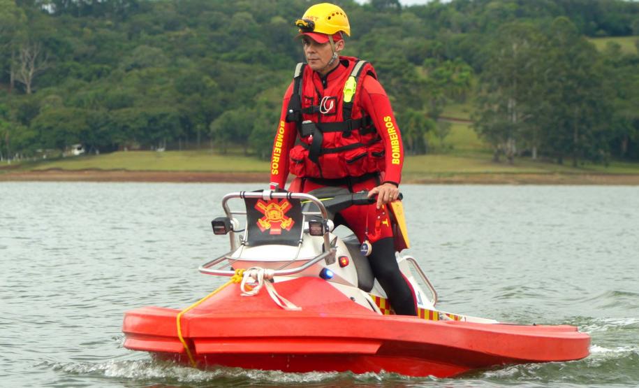 Inéditas no Brasil: Bombeiros passam a ter motoaquáticas de resgate em cenários extremos