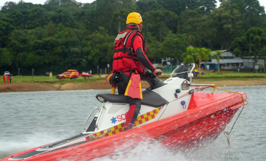 Inéditas no Brasil: Bombeiros passam a ter motoaquáticas de resgate em cenários extremos