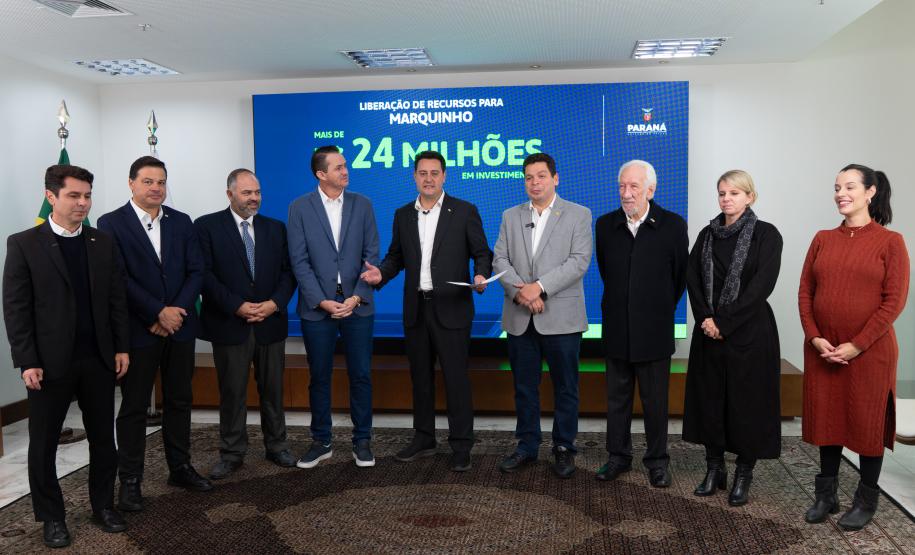 Ratinho Junior libera R$ 442 milhões para obras em 10 municípios do Paraná