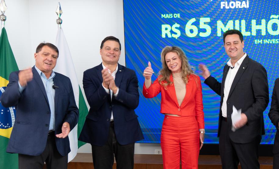 Ratinho Junior libera R$ 442 milhões para obras em 10 municípios do Paraná
