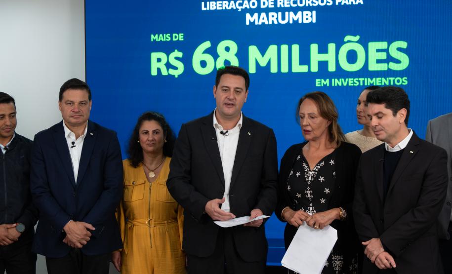 Ratinho Junior libera R$ 442 milhões para obras em 10 municípios do Paraná