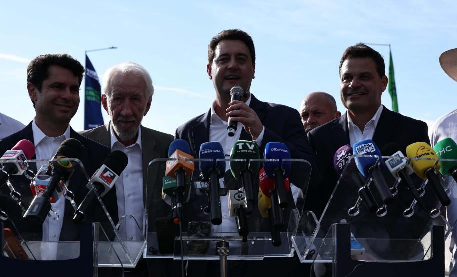 “Perseverança venceu o impossível”, diz Ratinho Junior na inauguração da Ponte de Guaratuba
