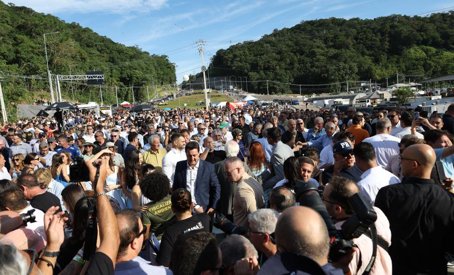 “Perseverança venceu o impossível”, diz Ratinho Junior na inauguração da Ponte de Guaratuba