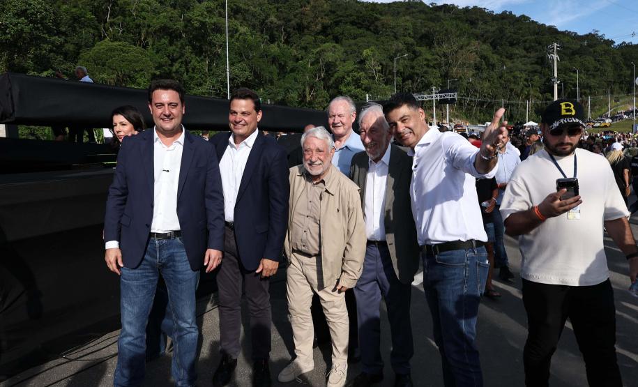 “Perseverança venceu o impossível”, diz Ratinho Junior na inauguração da Ponte de Guaratuba