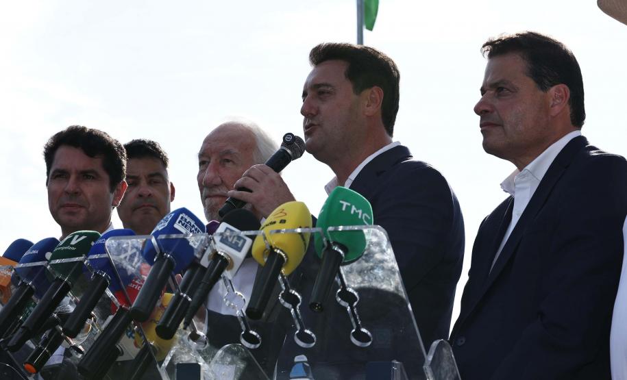 “Perseverança venceu o impossível”, diz Ratinho Junior na inauguração da Ponte de Guaratuba