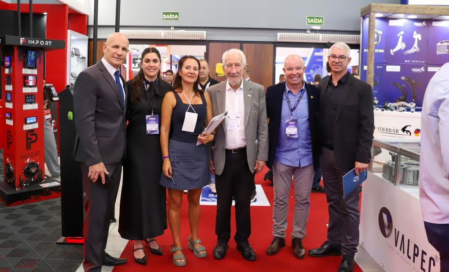 Piana participa da abertura da maior feira de fornecedores automotivos do Paraná