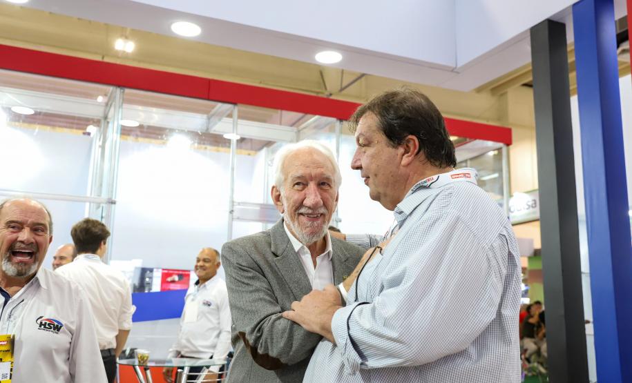 Piana participa da abertura da maior feira de fornecedores automotivos do Paraná