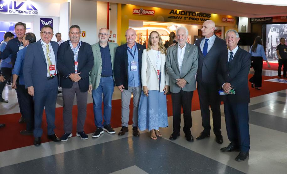Piana participa da abertura da maior feira de fornecedores automotivos do Paraná